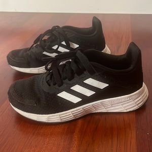 Boys Adidas Lace Up Shoes Size 2 (US)